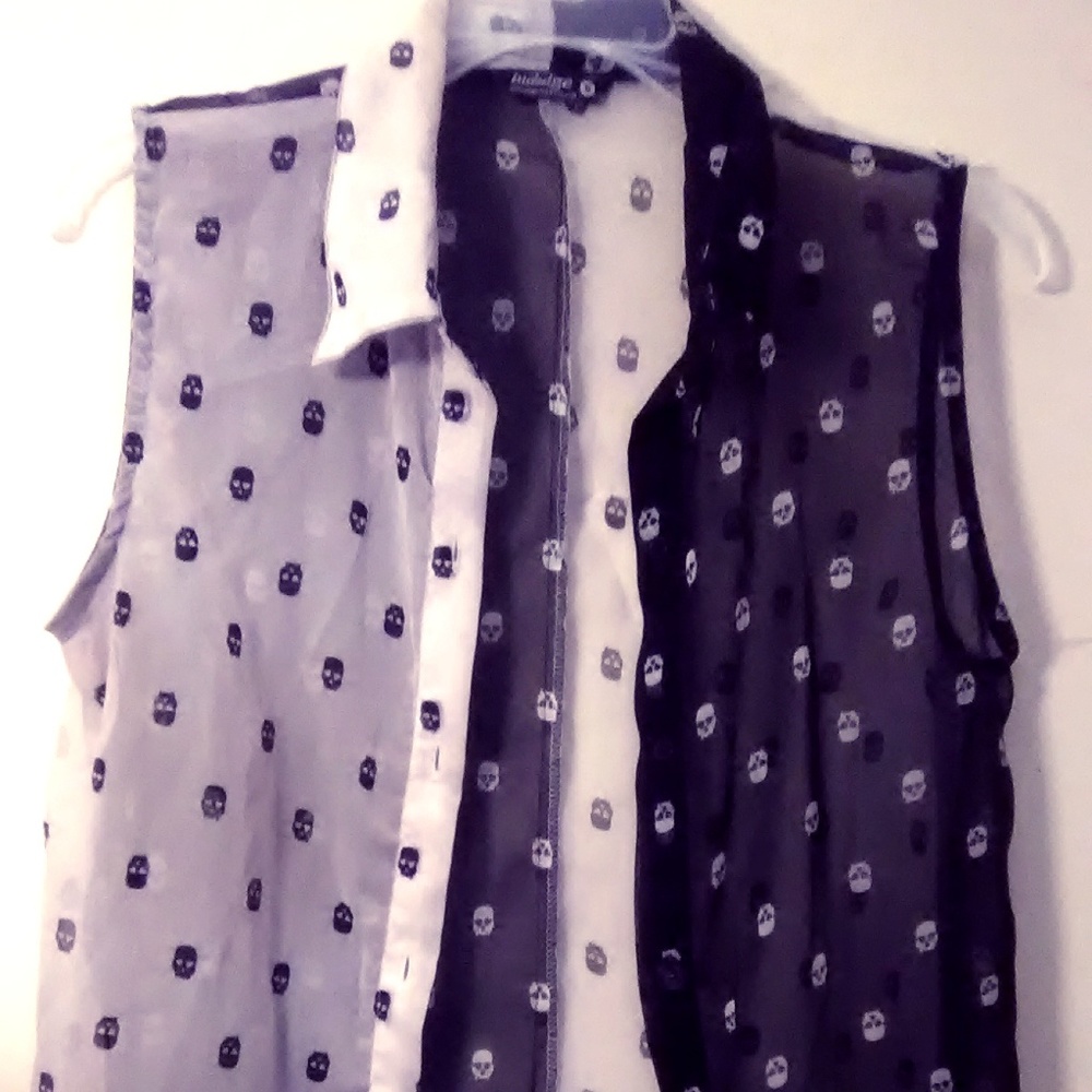 Skull Print Sleeveless Button up Top